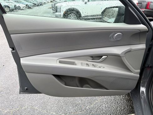 New 2026 Hyundai Elantra SE image 10