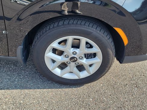 Used 2020 Kia Soul S FWD image 39