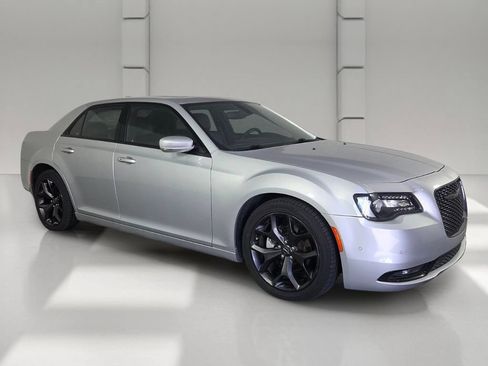 Used 2023 Chrysler 300 S RWD image 2