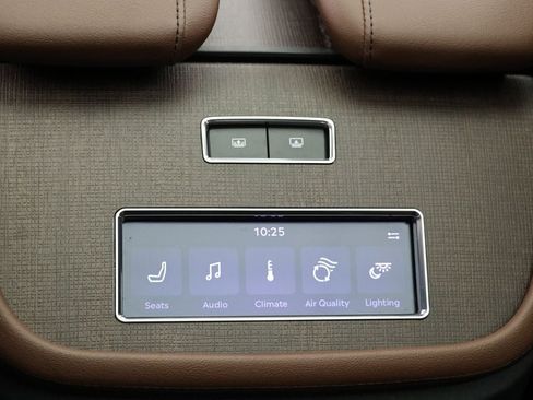 Used 2025 Lincoln Navigator Reserve AWD/4WD image 13