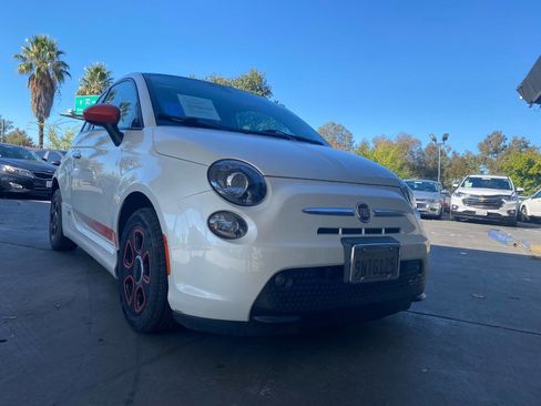 Used 2018 FIAT 500 e w/ Esport Package image 22