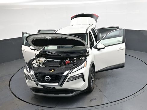 Used 2022 Nissan Rogue SV image 43