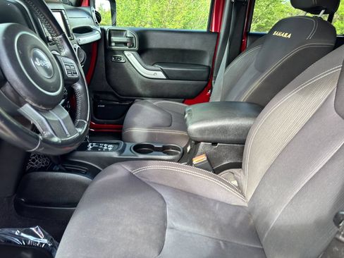 Used 2013 Jeep Wrangler Unlimited Sahara w/ Dual Top Group AWD/4WD image 26