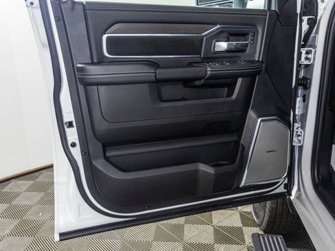 New 2026 RAM 3500 Laramie AWD/4WD image 36