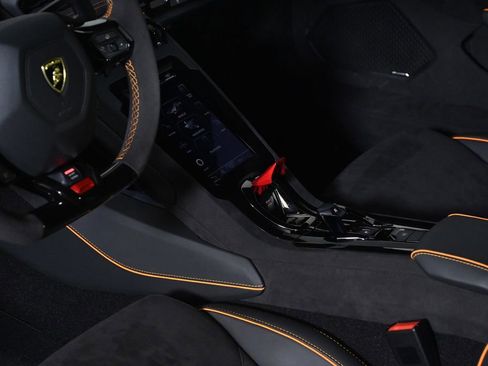 Used 2023 Lamborghini Huracan Tecnica RWD image 6