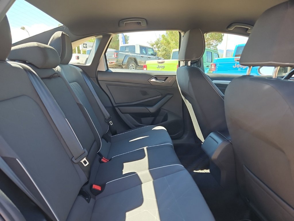 Used 2025 Volkswagen Jetta Sport FWD image 27
