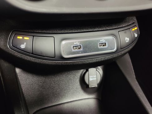 Used 2023 FIAT 500X Pop image 17