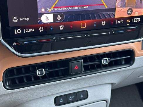 New 2025 Volkswagen ID. Buzz 1st Edition image 20