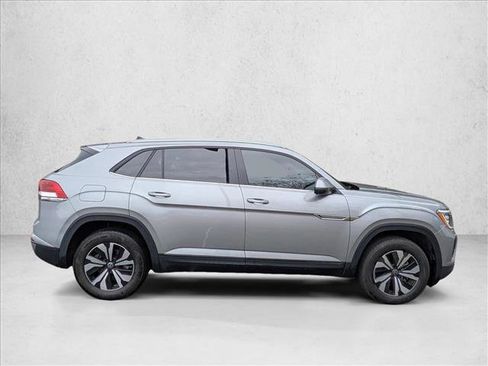 Used 2024 Volkswagen Atlas Cross Sport SE image 4