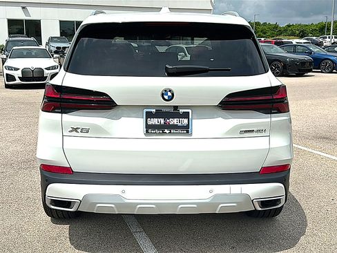 New 2026 BMW X5 sDrive40i w/ Premium Package RWD image 7