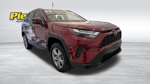 Used 2025 Toyota RAV4 XLE FWD image 7