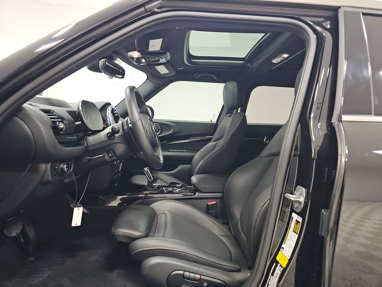 Used 2022 MINI Cooper Clubman S w/ Premium Package FWD image 9