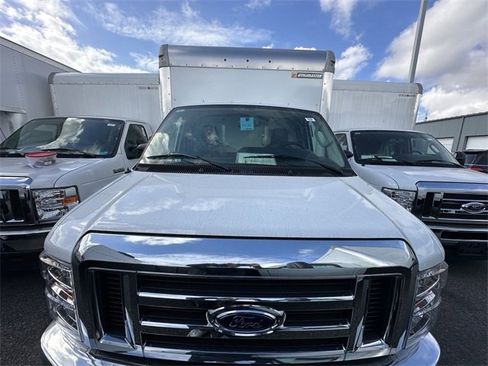 New 2024 Ford E-350 and Econoline 350 Super Duty image 2