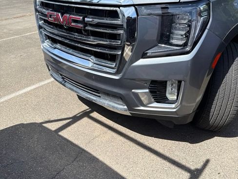 Used 2021 GMC Yukon XL SLT w/ SLT Luxury Plus Package AWD/4WD image 2