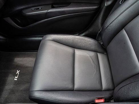 Used 2018 Acura ILX FWD image 31