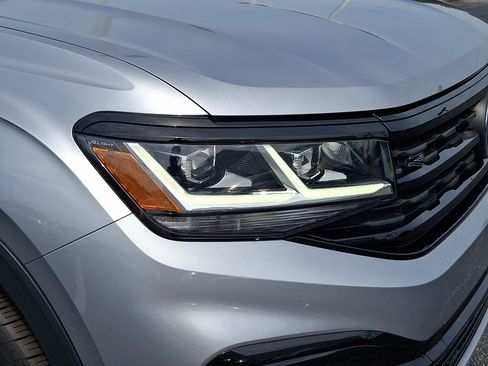 Certified 2023 Volkswagen Atlas SEL R-Line AWD/4WD image 9