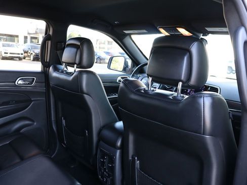 Used 2019 Jeep Grand Cherokee Limited image 37