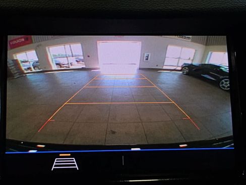 Used 2020 Chevrolet Trax LT w/ LT Convenience Package FWD image 24