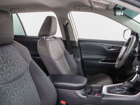 Used 2021 Toyota RAV4 XLE image 26