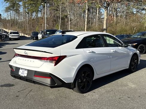 New 2026 Hyundai Elantra Sport image 7