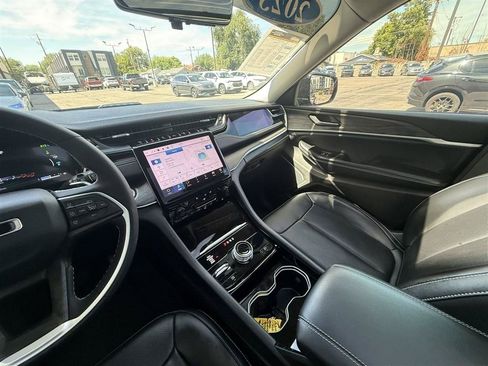 Used 2023 Jeep Grand Cherokee 4WD 4xe w/ Luxury Tech Group II image 27
