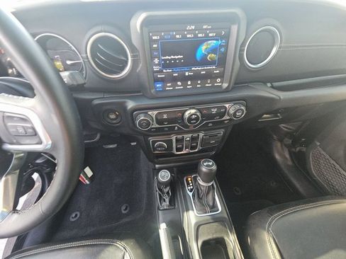 Used 2021 Jeep Wrangler Unlimited Sahara image 6