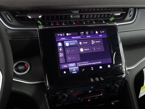 New 2025 Jeep Grand Cherokee Laredo w/ Luxury Tech Group I RWD image 20