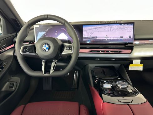 Used 2026 BMW 530i w/ M Sport Package RWD image 4