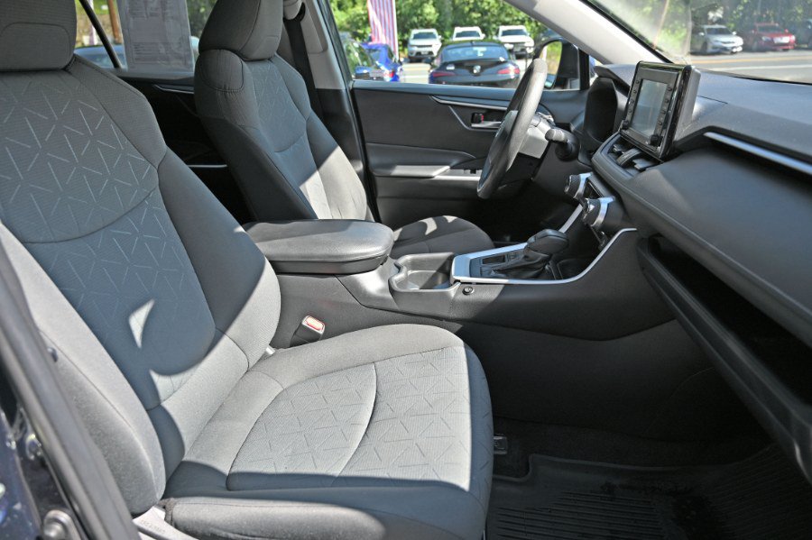 Used 2020 Toyota RAV4 XLE w/ All Weather Liner Package AWD/4WD image 17