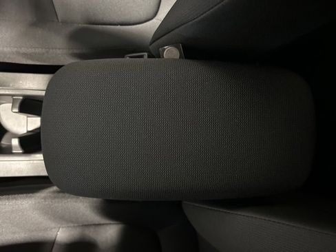 Used 2024 Toyota Corolla Cross LE image 19