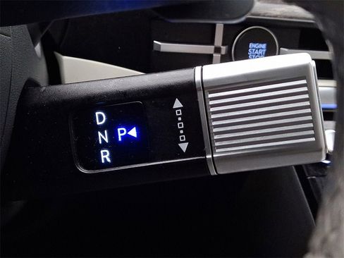 Used 2024 Hyundai Santa Fe Limited image 17