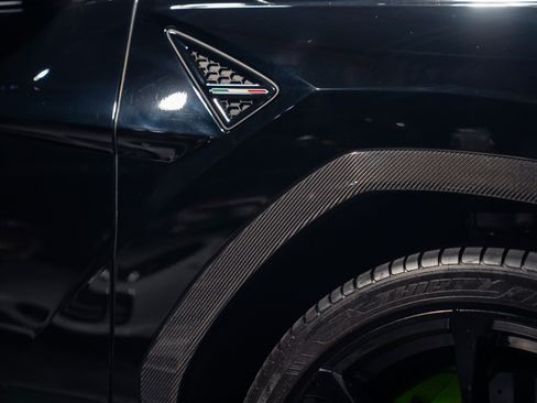 Used 2022 Lamborghini Urus AWD/4WD image 15