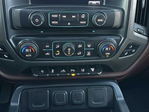 Used 2015 Chevrolet Silverado 3500 High Country w/ Duramax Plus Package image 28