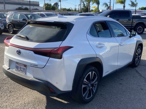 Used 2022 Lexus UX 250h w/ Accessory Package (Z1) image 8