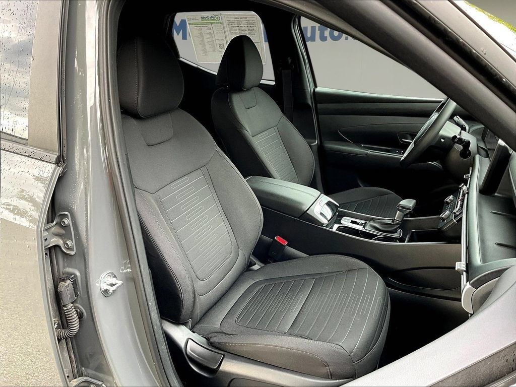 Used 2025 Hyundai Santa Cruz SE AWD/4WD image 31