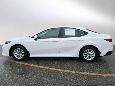 Used 2026 Toyota Camry LE w/ Convenience Package image 4