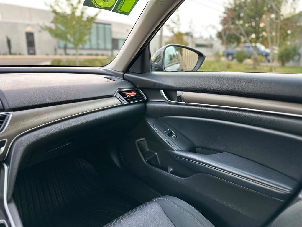 Used 2018 Honda Accord LX image 11