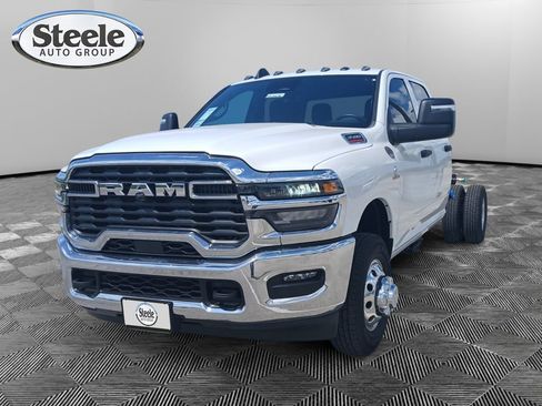 New 2025 RAM 3500 Tradesman w/ Chrome Appearance Group image 1