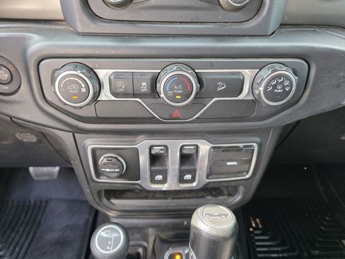 Used 2018 Jeep Wrangler Sport S image 21