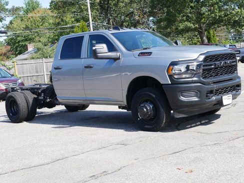New 2023 RAM 3500 Tradesman image 2