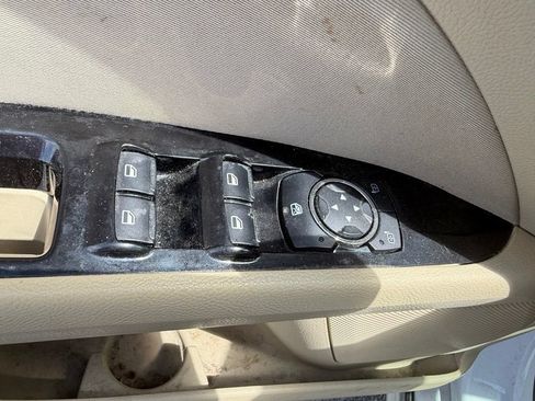 Used 2014 Ford Fusion SE FWD image 12