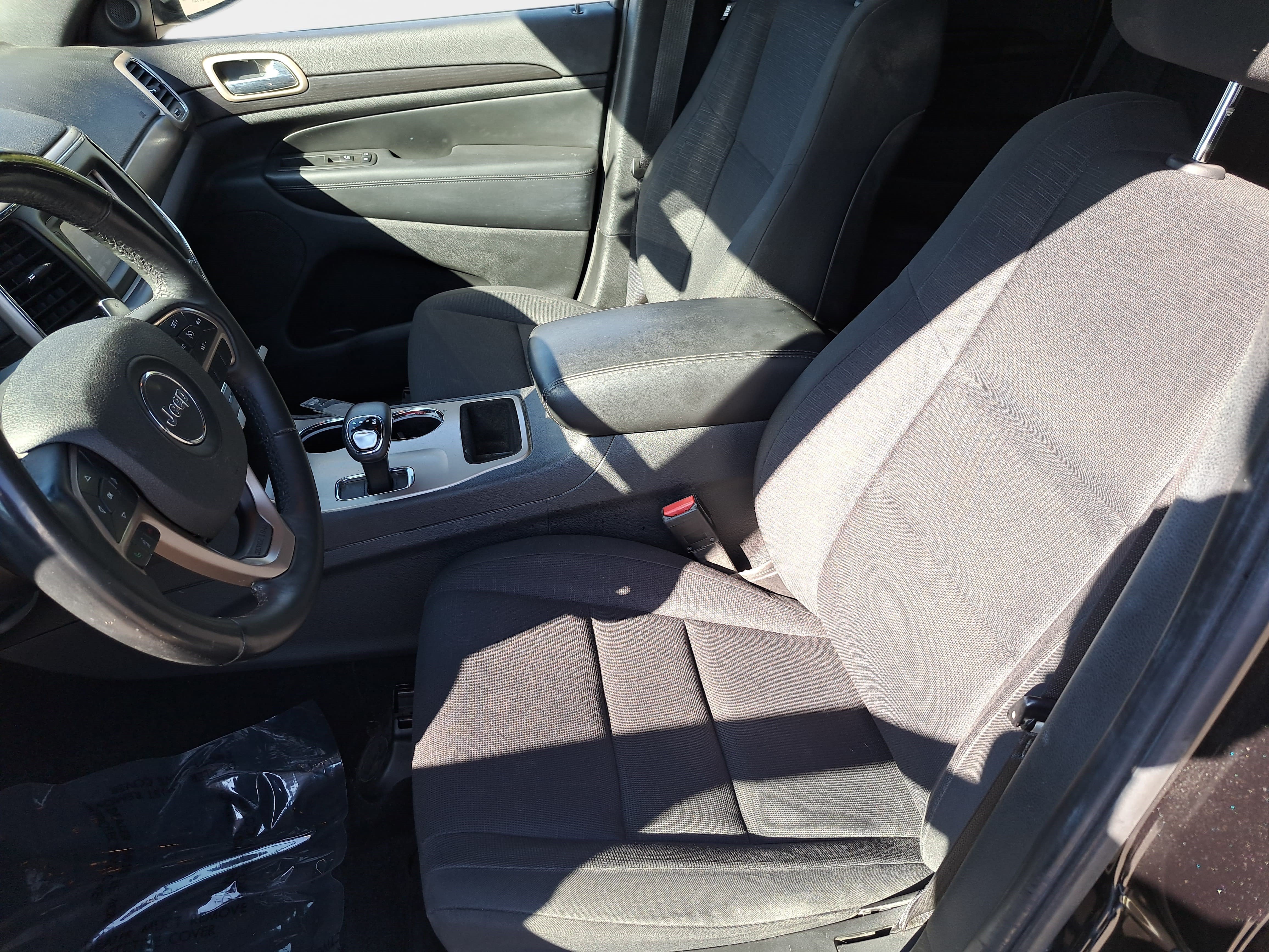 Used 2014 Jeep Grand Cherokee Laredo w/ Quick Order Package 23E AWD/4WD image 14