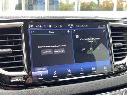 Used 2024 Chrysler Pacifica Touring-L image 25