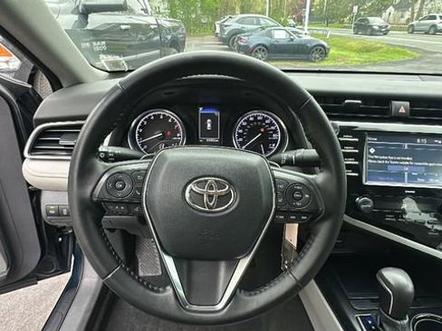 Used 2020 Toyota Camry SE w/ Carpet Mat Package FWD image 13