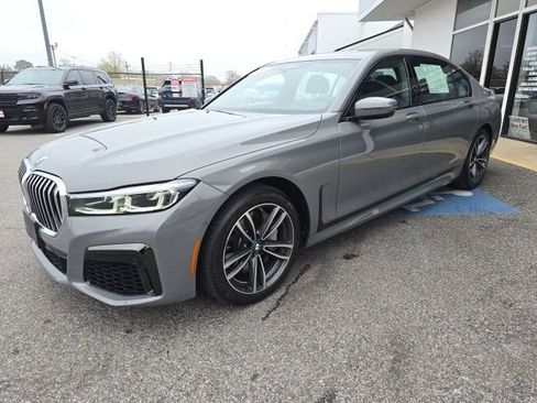 Used 2021 BMW 750i xDrive w/ M Sport Package image 29