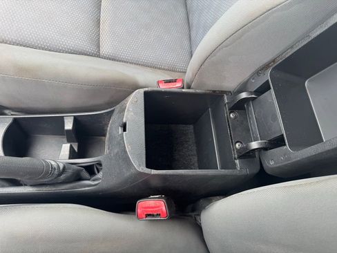 Used 2010 Toyota Matrix FWD image 19
