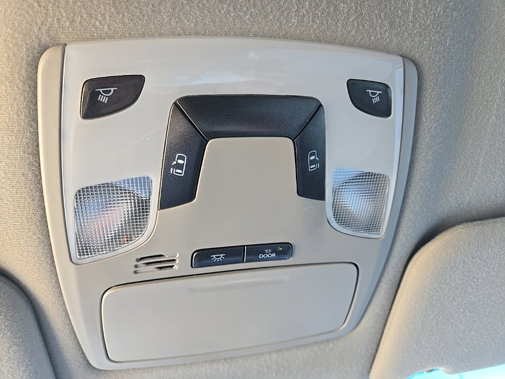 Used 2013 Toyota Sienna LE FWD image 21