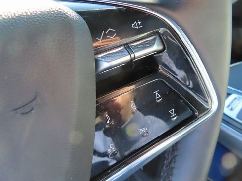 Used 2024 Cadillac Lyriq Luxury w/ LPO, Floor Liner Package AWD/4WD image 20