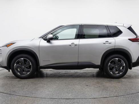 Used 2025 Nissan Rogue SV image 5