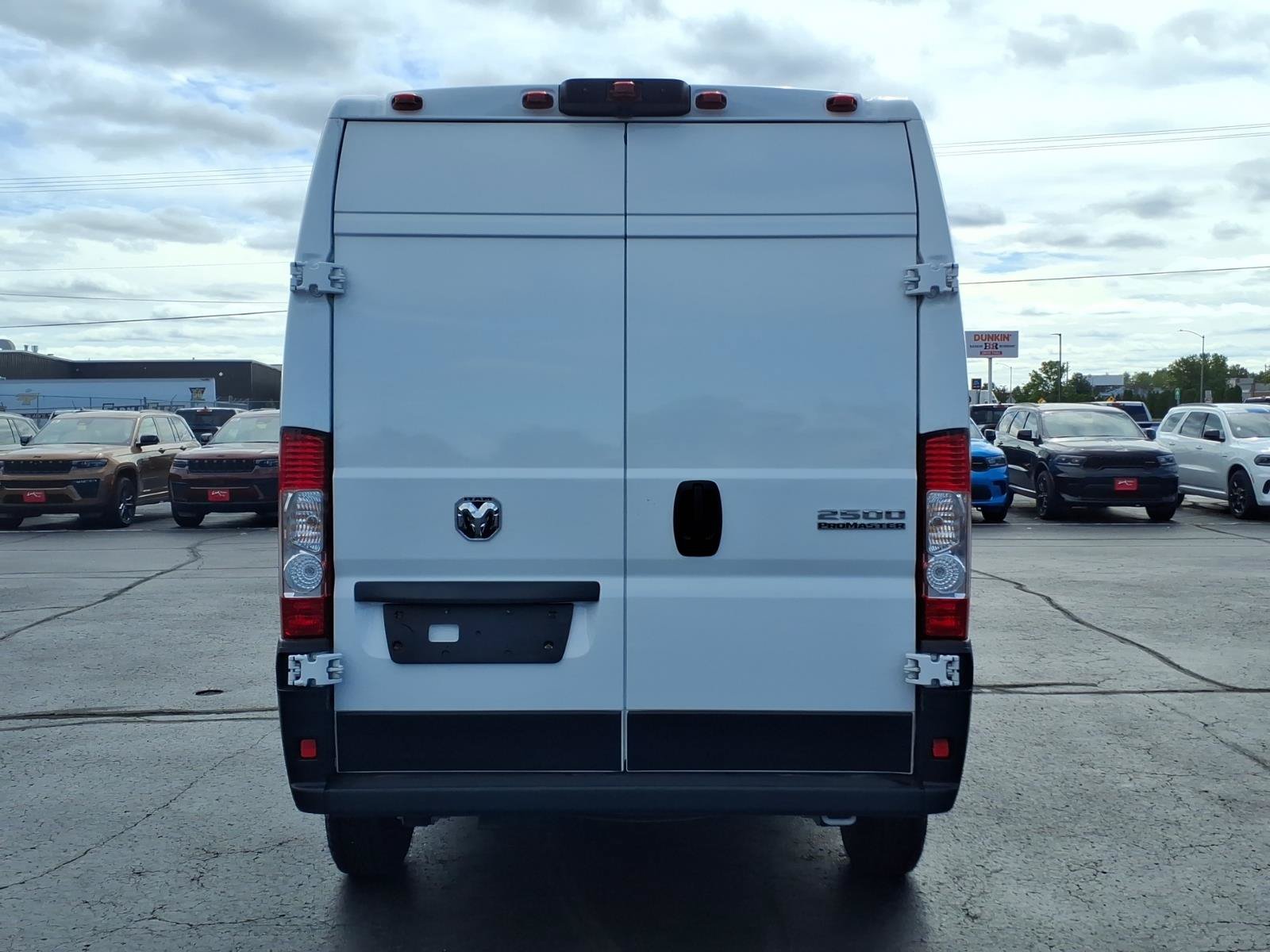 Used 2025 RAM ProMaster 2500 w/ Convenience Group FWD image 5
